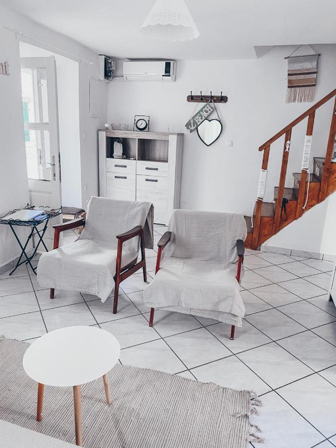 Apartment Estera Jelsa  Eksteriør billede